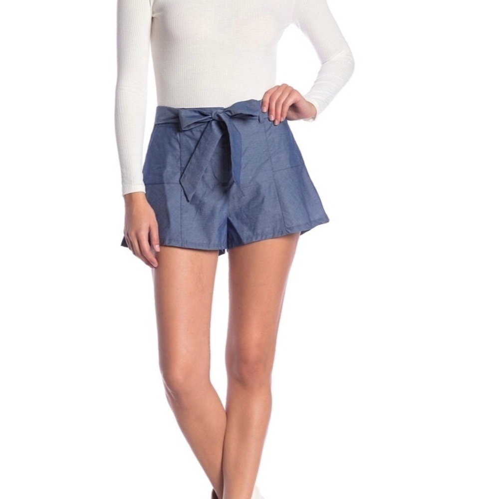 Parker
Fanny Tie Waist Shorts Size L
